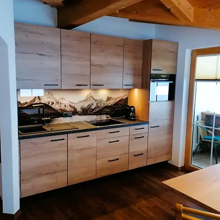 Tirol Haus Zillertal ツェル・アム・ツィラー