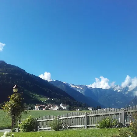 Tirol Haus Zillertal ツェル・アム・ツィラー