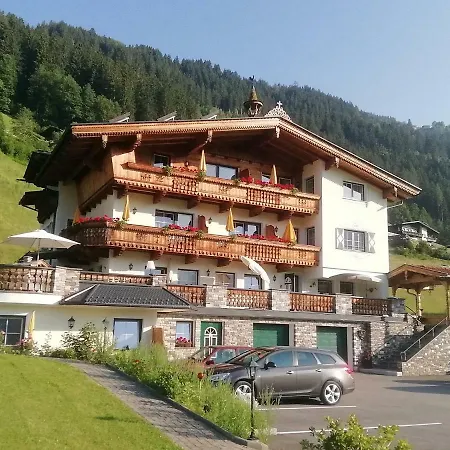 アパート Tirol Haus Zillertal ツェル・アム・ツィラー